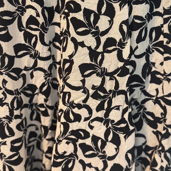 cabi Reversible Skirt, #466, Polka Dots and Bows, M, EUC - Picture 10 of 12